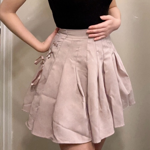 Pink skirt with bow - Picture 3 of 4